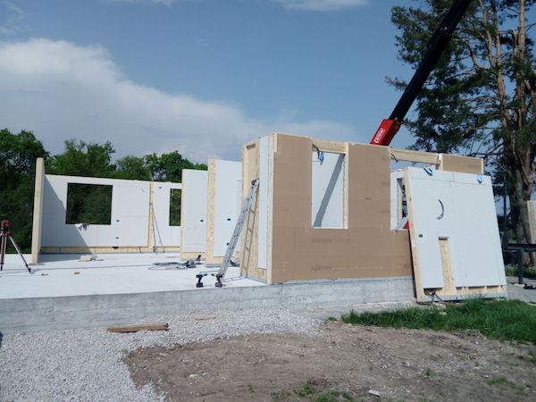 casa in legno bodio lomnago efficienza off grid