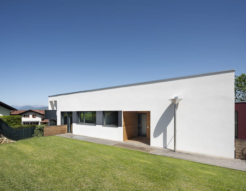 Villa in legno stile moderno a Varese sul lago