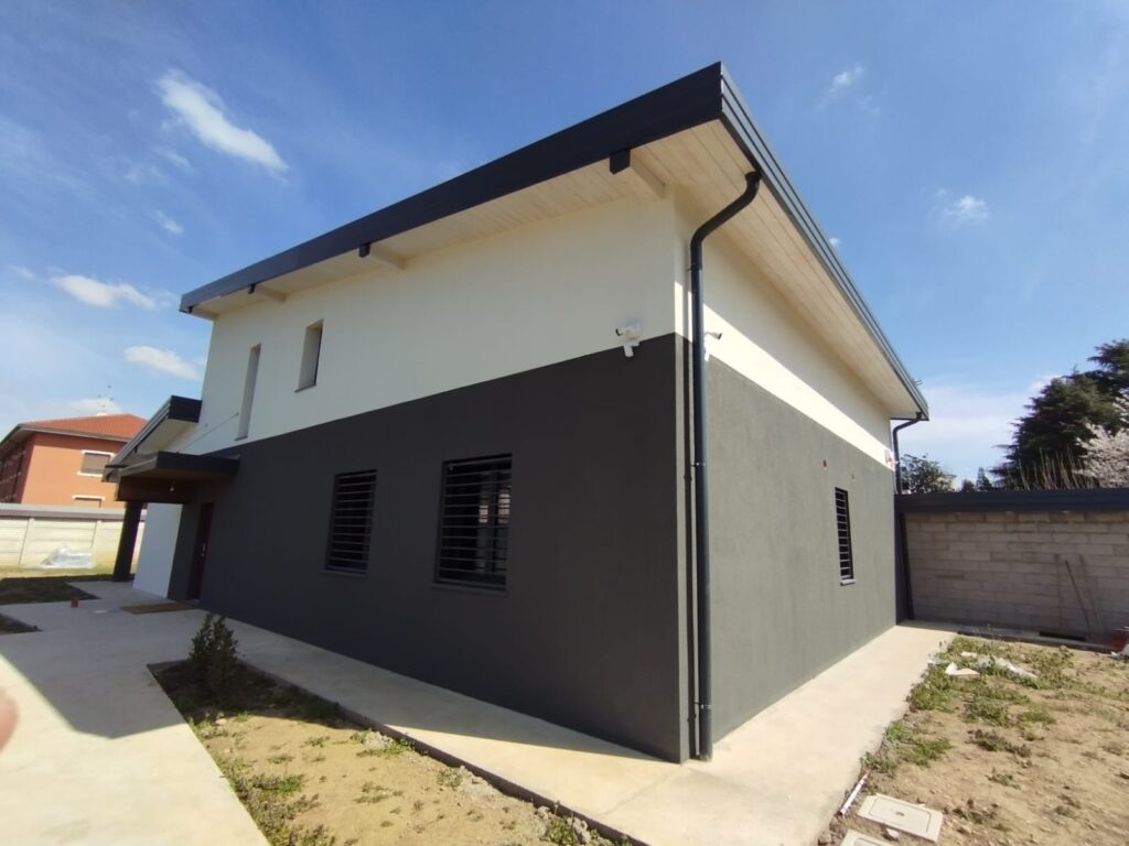 Villa legno monza brianza, rivestimento pino termotrattato