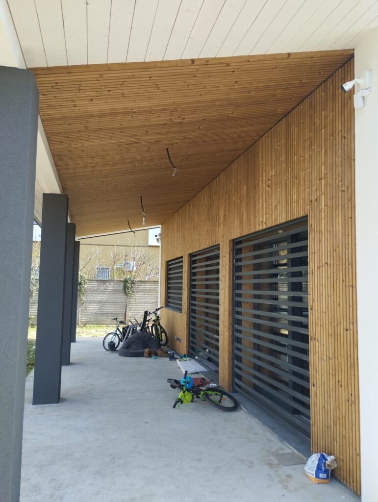 villa in legno varedo rivestimento in pino termotrattato facciata