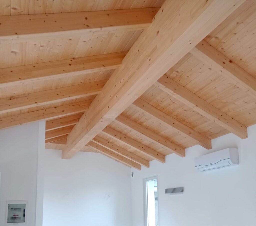 casa in legno lazzate legno a vista