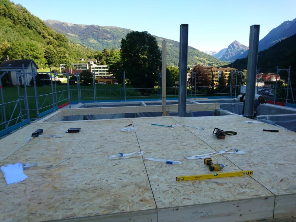 casa in legno prefabbricata posa piano primo canton ticino