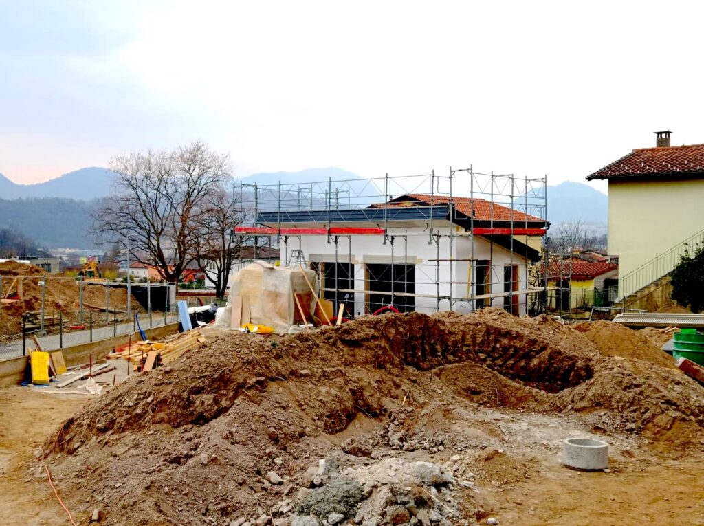 dependance in legno canton ticino con piscina