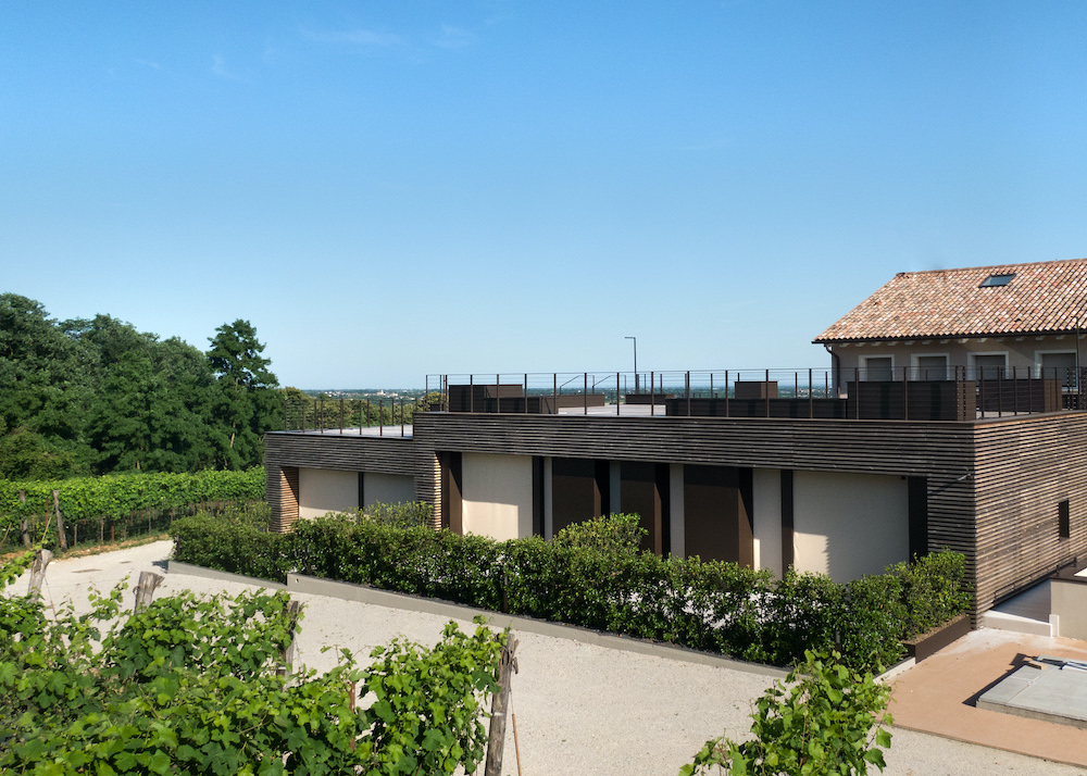 Rivestimento azienda vinicola in legno asolo