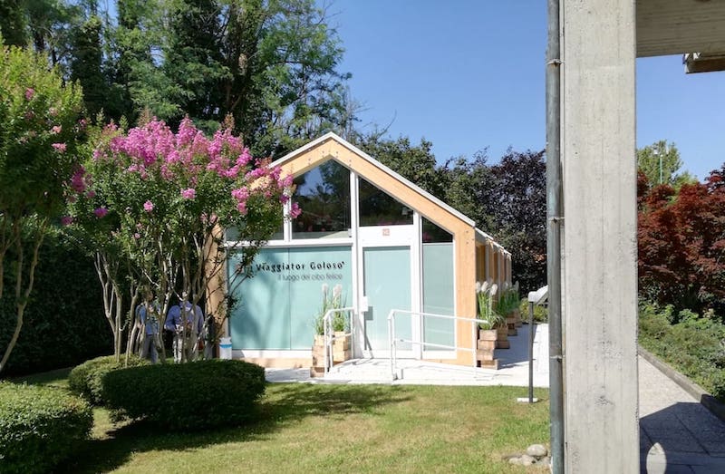 uffici in legno e vetro per unes sala riunioni