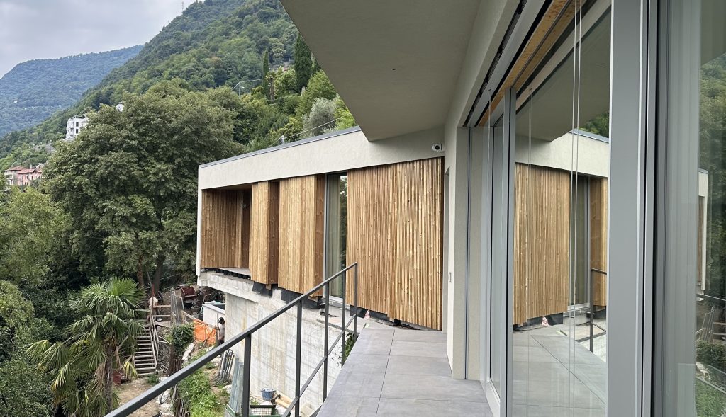 villa in legno e lolla di riso como