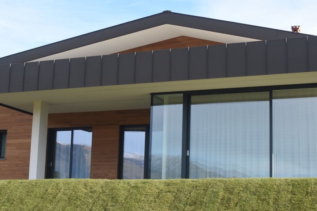 villa in legno ad un solo piano bergamo elegante moderna