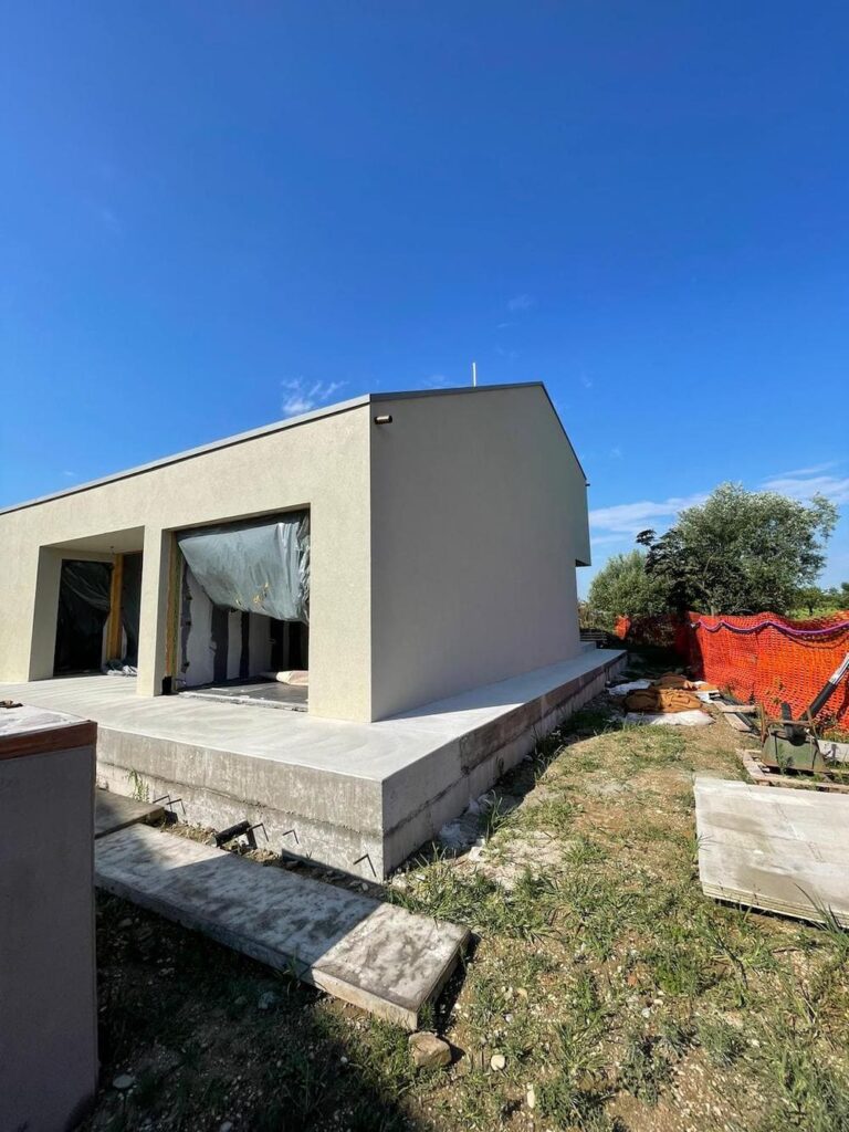 villa in legno e lolla di riso cantiere treviso al grezzo avanzato