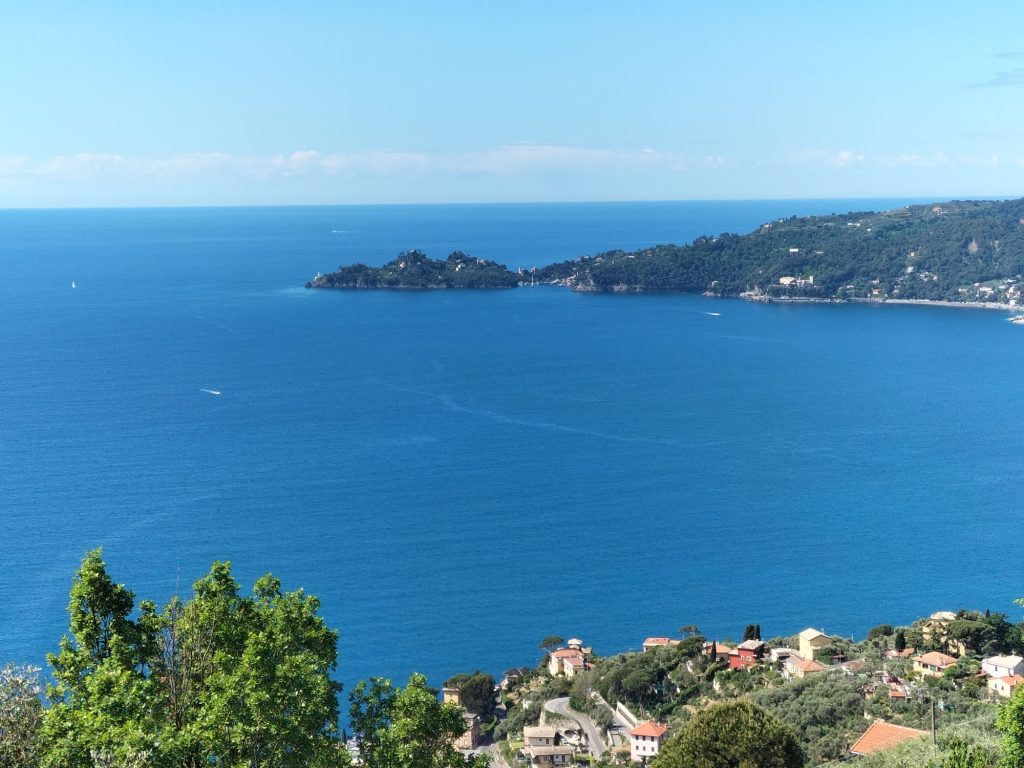 Vista villa in legno vacanze golfo del tigullio