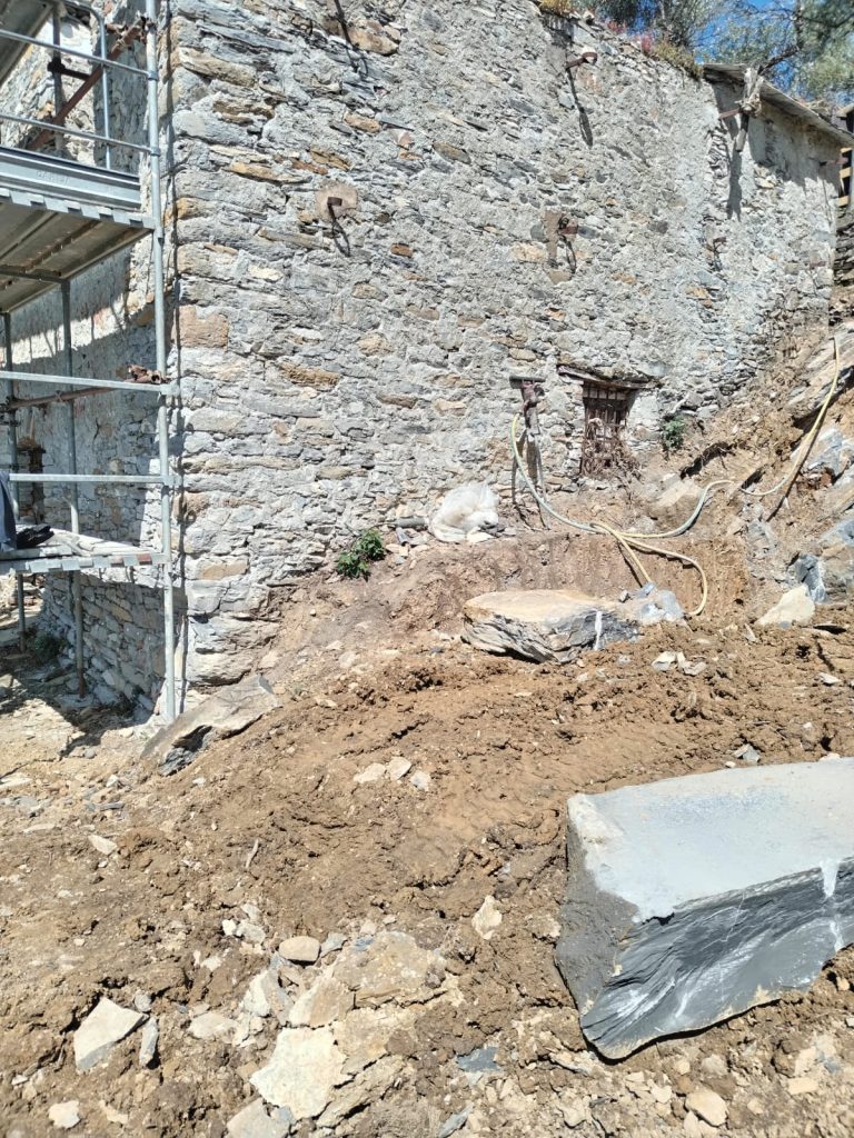 Rudere che diventa villa in bioedilizia Liguria