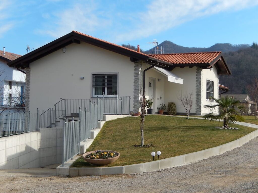 Bioedilizia in Piemonte, Cuneo. Casa in legno a telaio in classe a4
