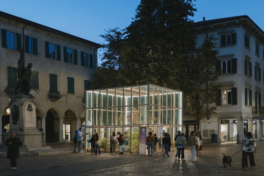 lanterna luminosa installazione varese design week luce