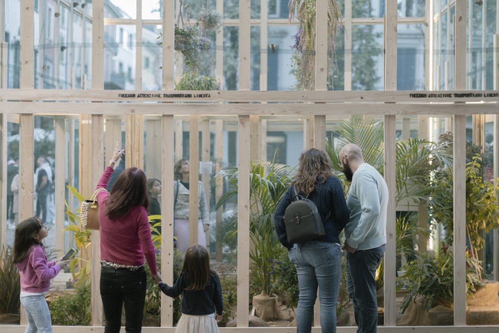 varese design week farfalle installazione in legno