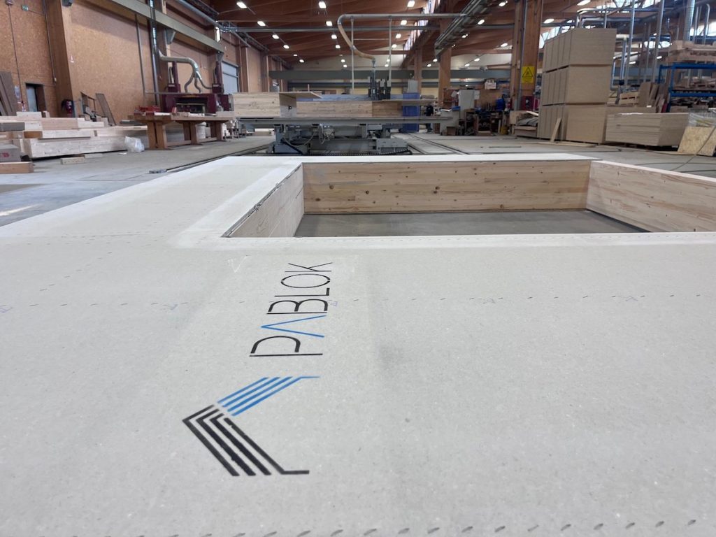asilo in legno e paglia nzeb pareti pablok