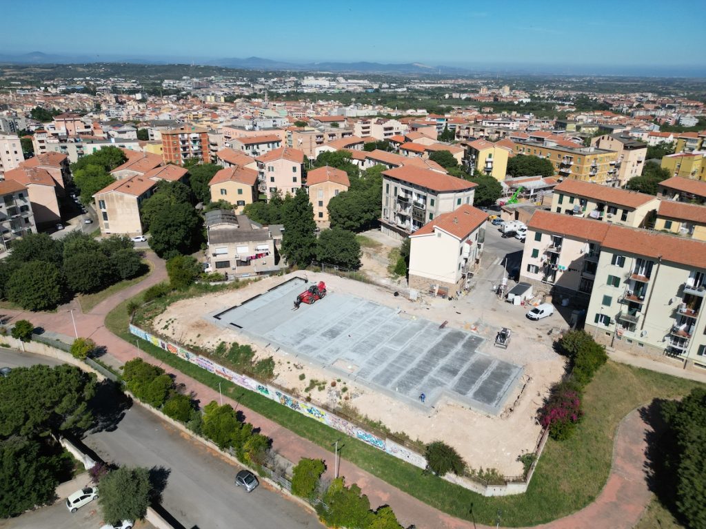 asilo in legno e paglia sassari via fais in costruzione