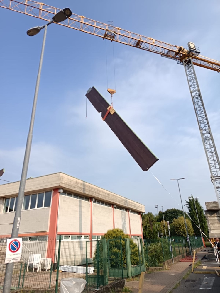 travi in legno piscina tradate grande dimensione